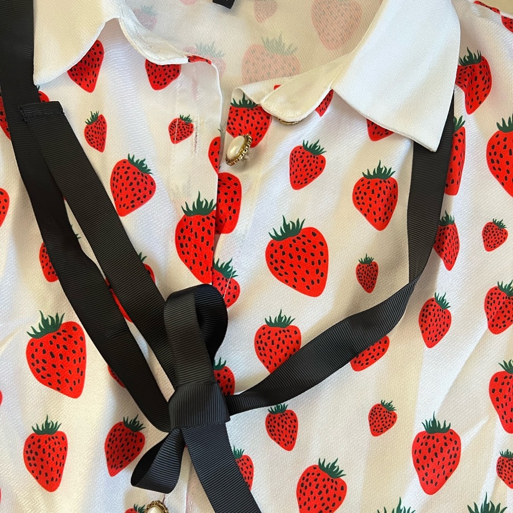 SOLD** Sister Jane Strawberry Court white silk red print bow tie blouse top M - Picture 6 of 9